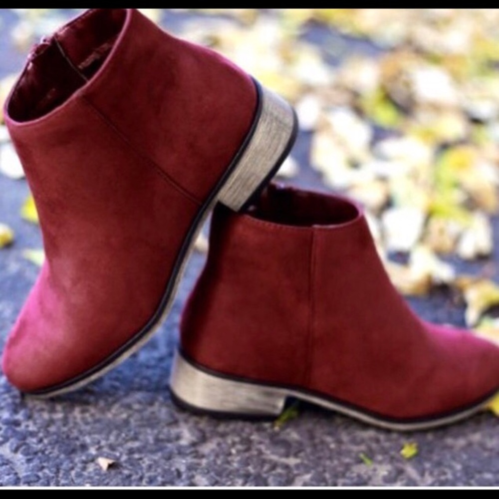 NIB Burgundy suede ankle boots!!